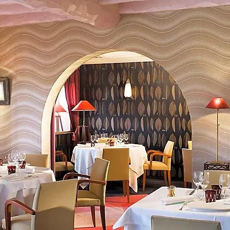 Le Relais Hotell 3*